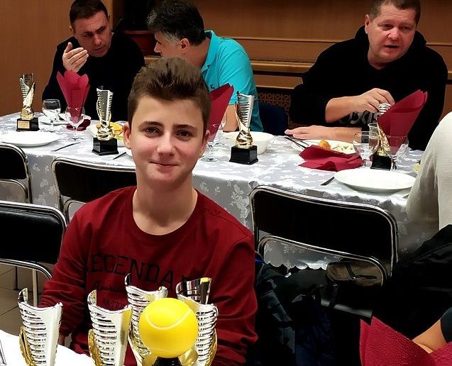 biro marcell az a osztalyba feljuto rackets csapat kulondijban reszesulo tagja