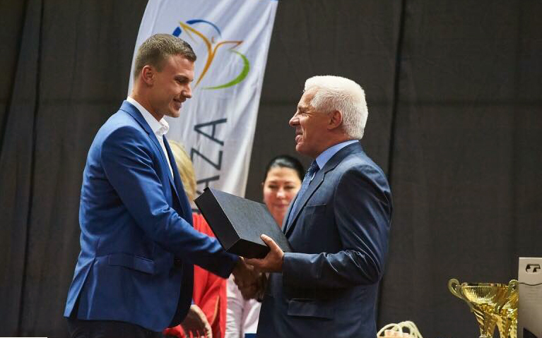 A 2018-as Év férfi sportolója-dÃjat dr. Kovács Ferenc, a város polgármestere adta át a szabolcsi klubban nevelkedett teniszezÅ‘nek