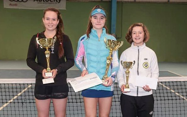 Bartha Panna, Dankó Vanessa és BÃró Melinda - a képrÅ‘l a másik bronzérmes, Semperger Ivett Rebeka hiányzik